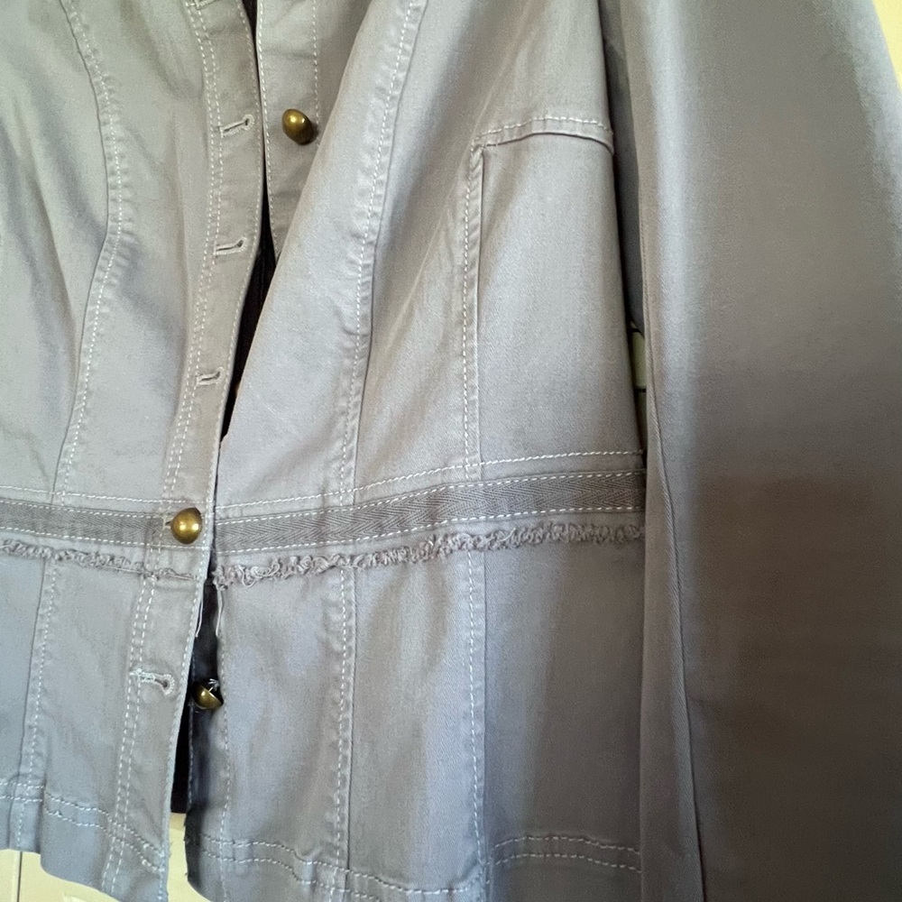 Jacket - Picture 4 of 8